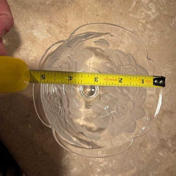 Winter Rose
by STUDIO NOVA 2 Small pedestal bowls with roses - Picture 6 of 8